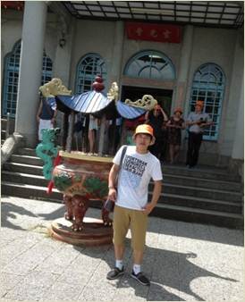 说明: 编辑区添加图片模板,点击图片区域可以更换图片。
